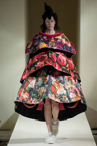 Look 16